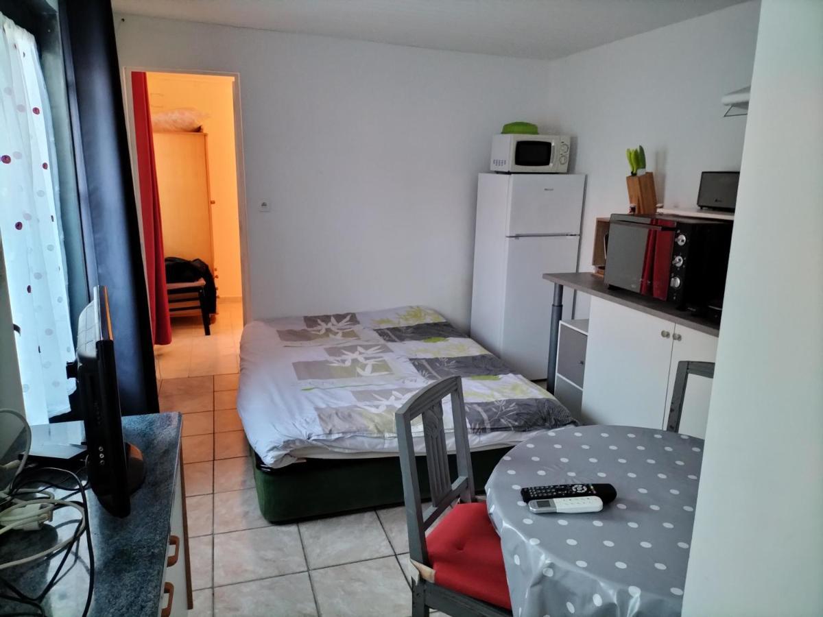 Maisonnee Avec Une Chambre Saint-Michel-en-l'Herm Exterior photo
